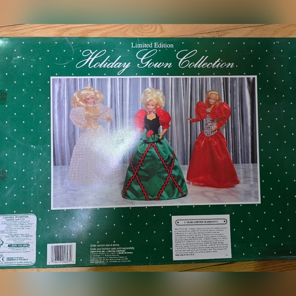 Vintage Limited Edition Holiday Gown Collection Barbie Fashion Pack – MIB